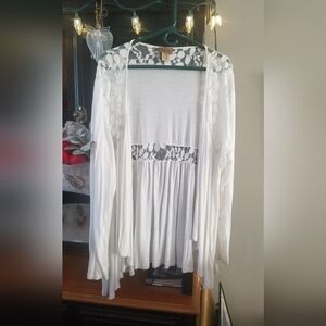 Beautiful Light Weight Tapered Lacey Long Sleeved Jacket